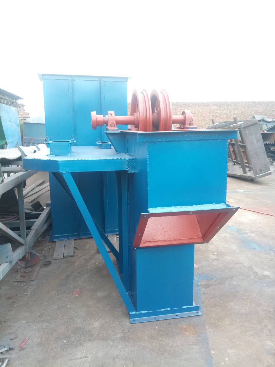 斗式提升機(jī)防漏結(jié)構(gòu)改造后的優(yōu)勢(shì)有哪些? 斗式提升機(jī)防漏結(jié)構(gòu)改造后的優(yōu)勢(shì)有哪些?